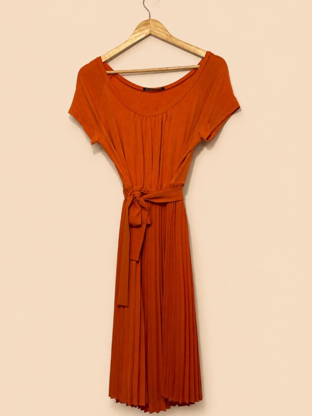 MaxMara Like New Orange Pleaded Mid Length Dress with Belt XL Size